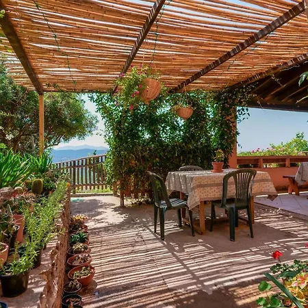 L'oasi Del Cervo Farm stay *